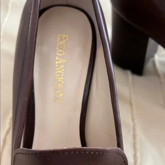 Elegant Brown Loafers for Women - Picture 2 of 8
